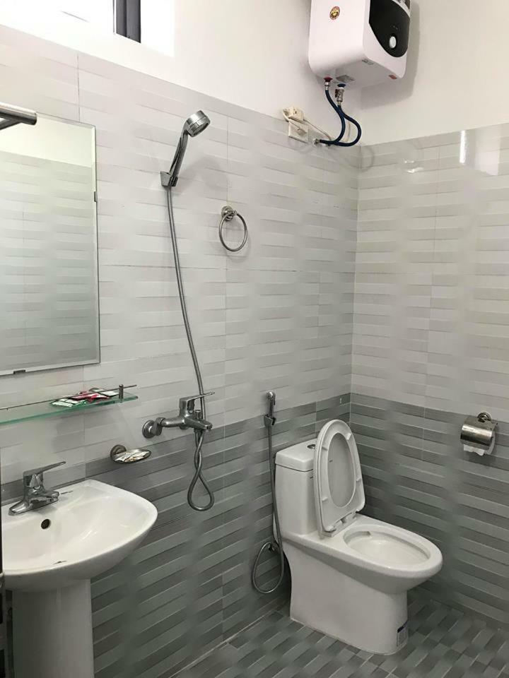 Nha Nghi Manh Binh Bed & Breakfast Hai Phong Exterior photo